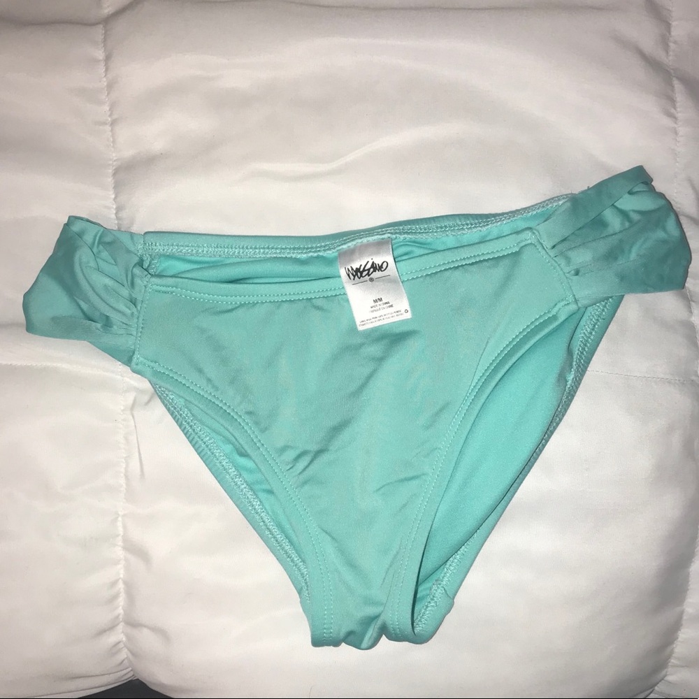 Bikini bottom piece !